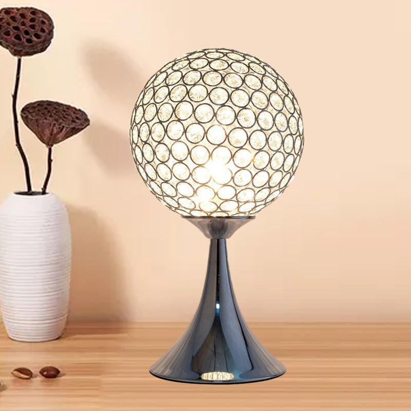 Lampada da comodino con sfera in cristallo incorporata, modernismo, finitura cromata singola, per camera da letto