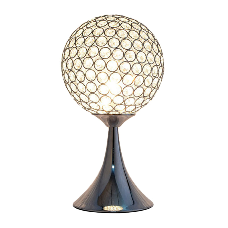 Lampada da comodino con sfera in cristallo incorporata, modernismo, finitura cromata singola, per camera da letto