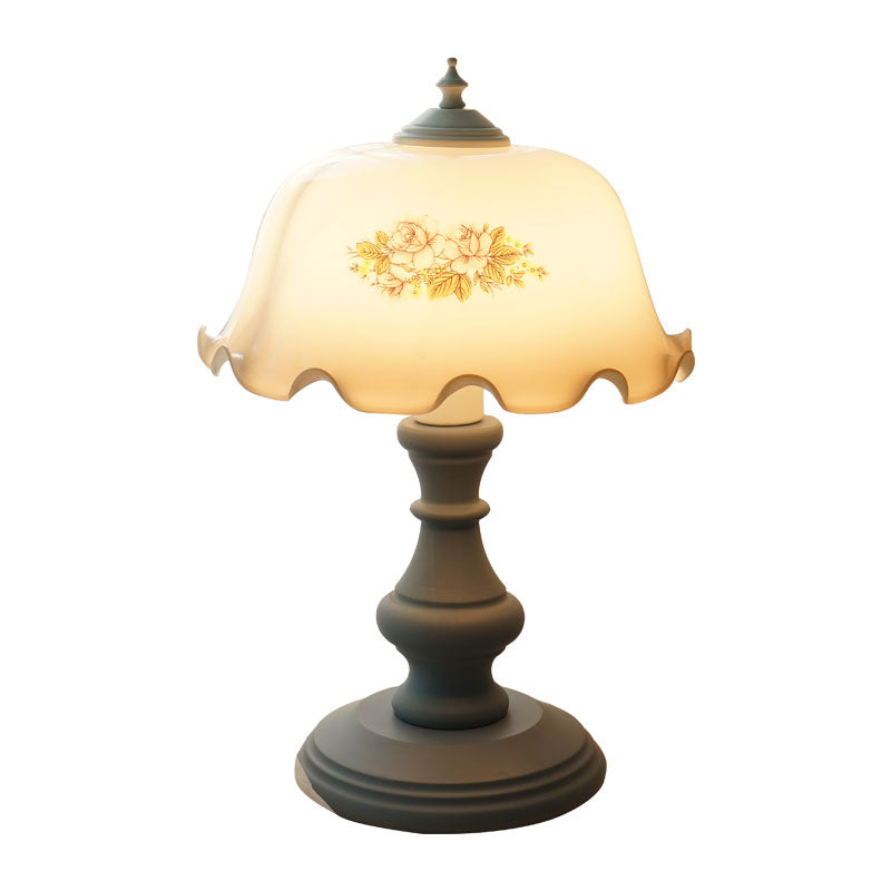 Lampada da comodino floreale blu a 1 testa Lampada da tavolo a cupola in vetro opale minimalista con base a balaustra