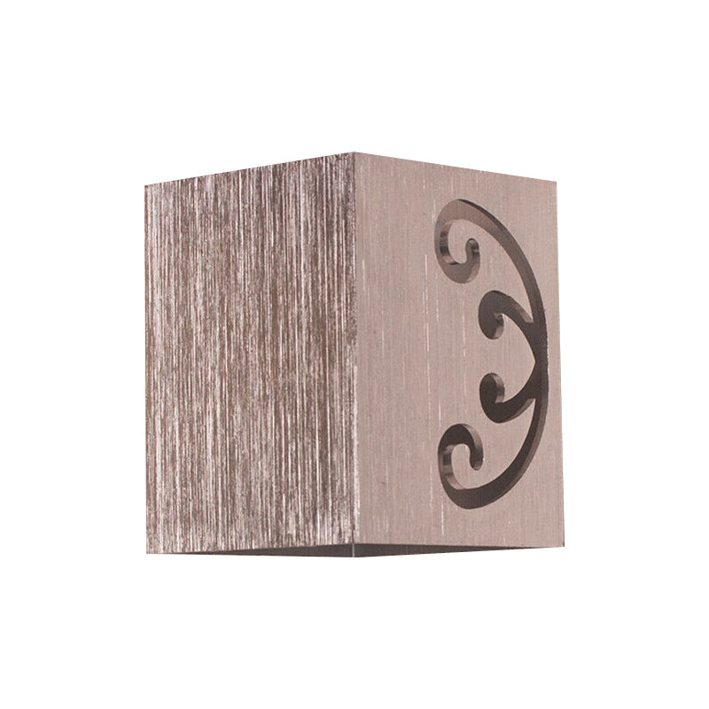 Modernistische LED -wandlamp Chrome uitgehold vlinder SCONCE Licht met aluminium schaduw, rood/blauw/paars licht