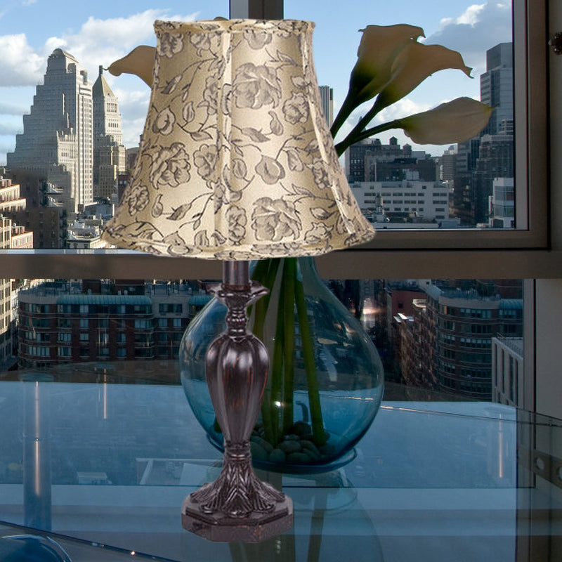 1 Head Pion Imprimer Tissu de nuit Light Style Country Red Brown Fared Bedroom Table Lampe de table