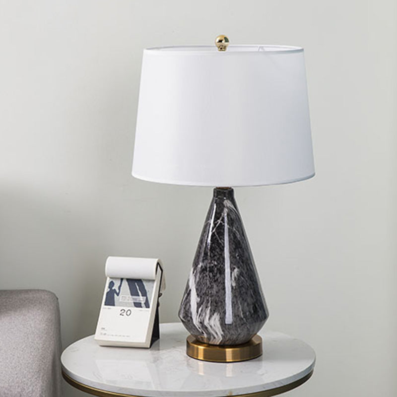 Trommelstof tafellamp Minimalistisch een enkele zitkamer nachtkastje licht met diamant keramische basis in zwart/wit