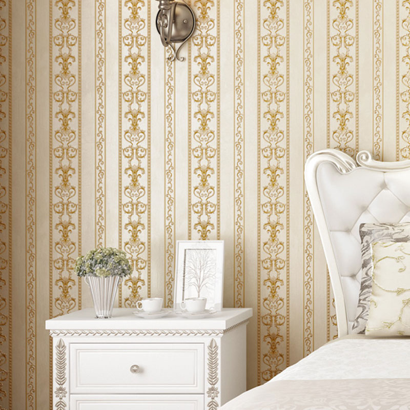 Water-Resistant Elegant Blossoms Wall Covering Retro Wallpaper Roll for Guest Room Decor