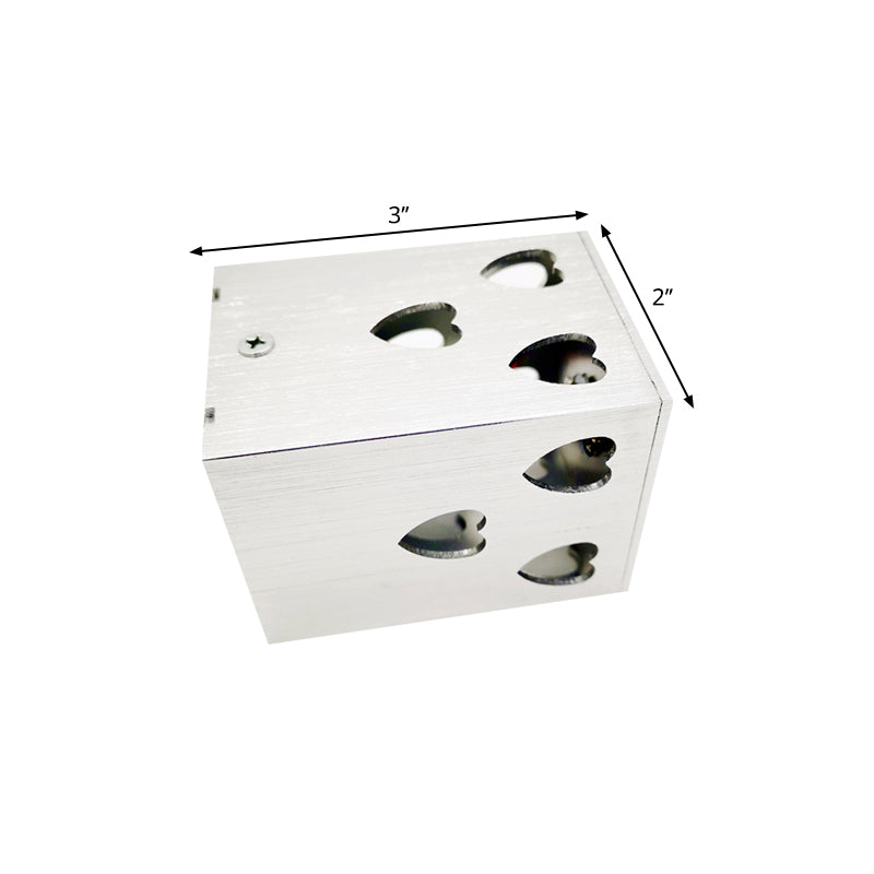 Luminaire de luminaire d'applique en forme de cœur moderne lampe murale à LED de fête de disco métallique en argent, violet / bleu / jaune lumière