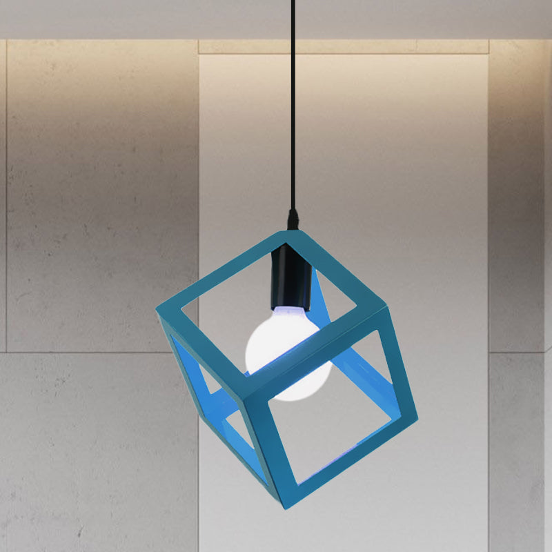 1 lampe à suspension légère avec une nuance à cage cubique Metal Loft Style Dining Pendant Light en rouge / bleu / vert