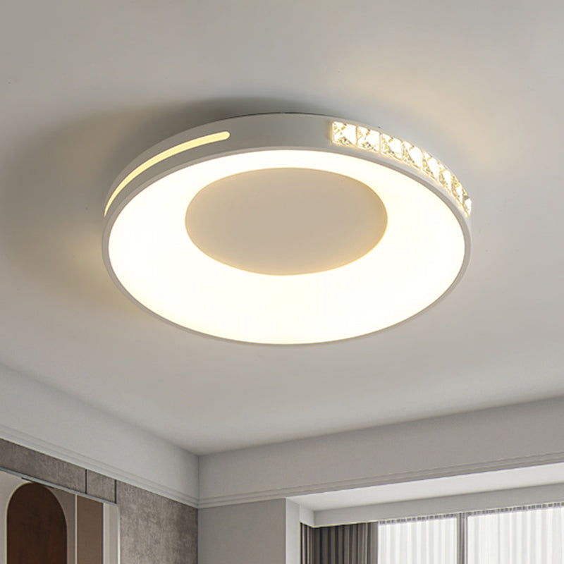 White Finish Round Ceiling Flush Mount Simplicity LED Metal Flush Light Fixture for Bedroom