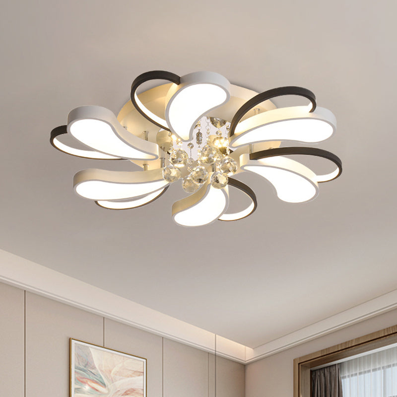 Schwarz-weiße, halbbündige Spiral-Herzlampe, moderne LED-Einbauleuchte aus Metall mit Kristalltropfen