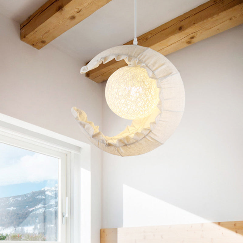 Nordic Crescent Hanging Light Fixure Stoff Einen Balkon Deckenheize mit Rattankugelschatten in Flaxen