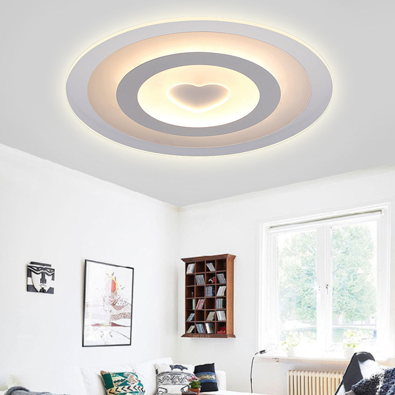 Moderne Ronde Acryl Flush Mount Light LED 8 "/16.5" /20.5 " Breed Spoelen Lamp met hart patroon in Warm/Wit Licht