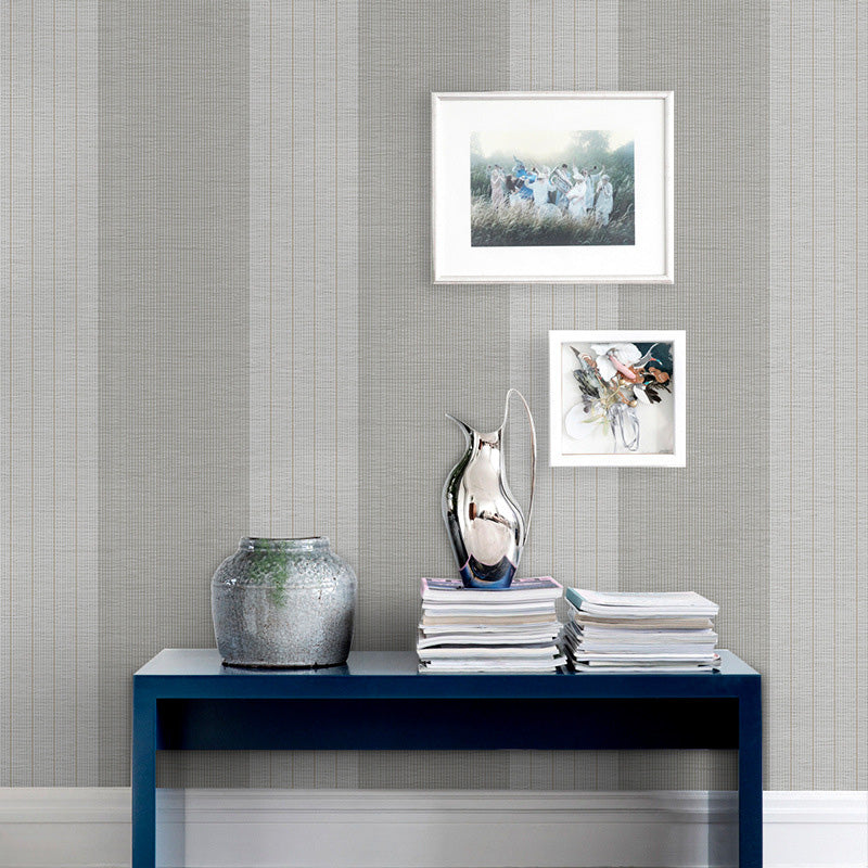 Scandinavisch wanddecor in natuurlijke kleuren, behang met breedtestrepen van 50 m² in de slaapkamer