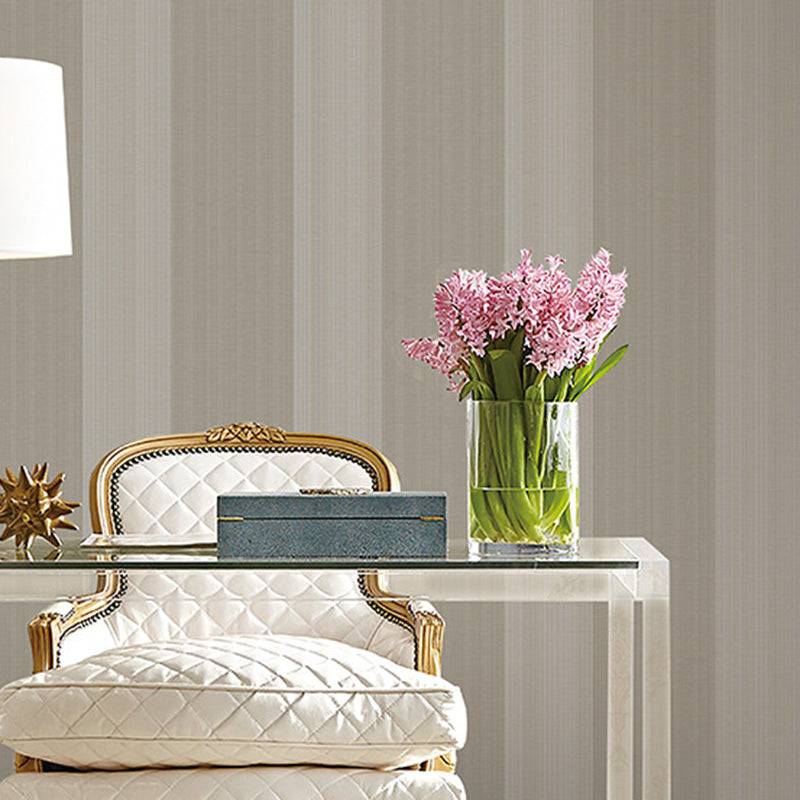 Scandinavisch wanddecor in natuurlijke kleuren, behang met breedtestrepen van 50 m² in de slaapkamer