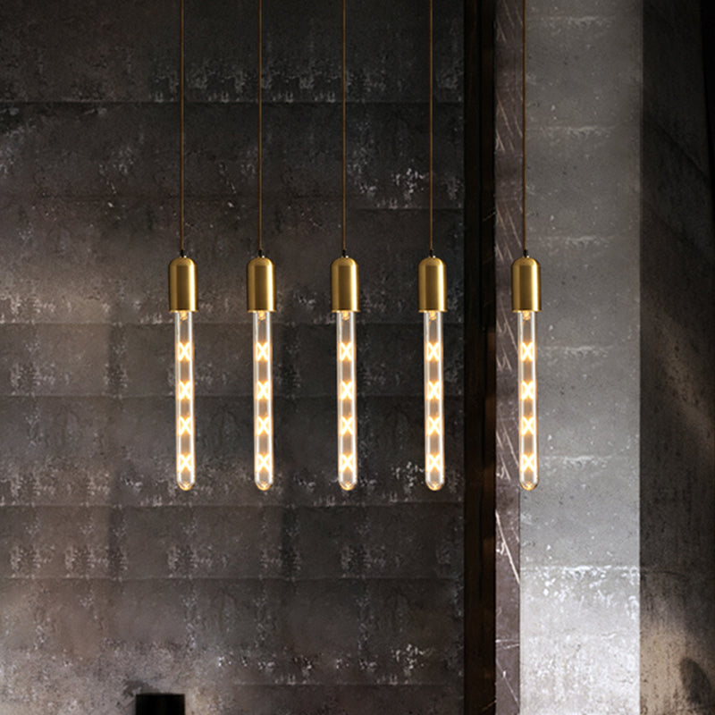 Gold Slim Dropserve Pendant Postmodern 1 Bulb Lampada in vetro trasparente sul tavolo da pranzo