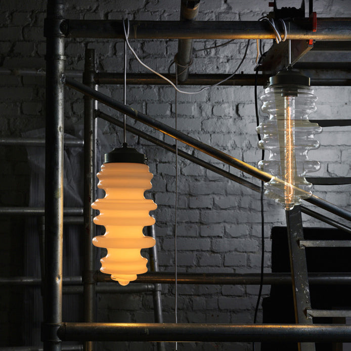 Contemporain 1 Light Pendant Light avec blanc / ambre / verre fumé à ombre noir