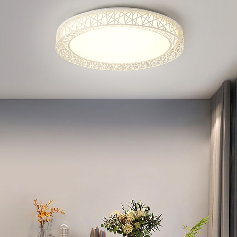 White Ceiling Light Fixture Modernism LED Flush Mount for Living Room