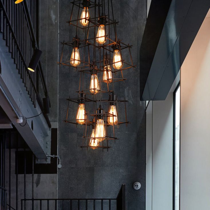 Luz colgante geométrica negra en araña de hierro forjado de estilo vintage industrial con marco de hierro