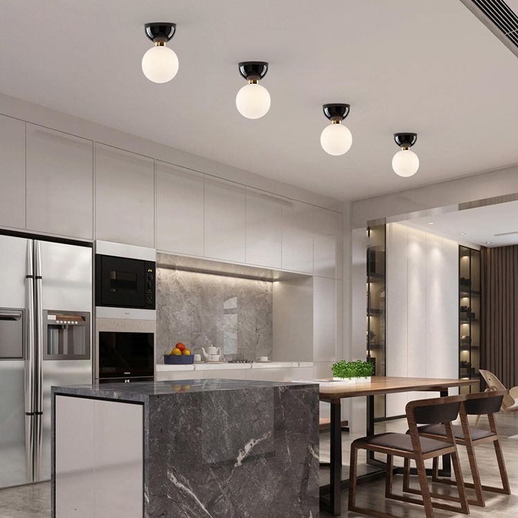 Globe semi-inbouwlamp Ultramoderne melkglazen plafondlampen voor de woonkamer