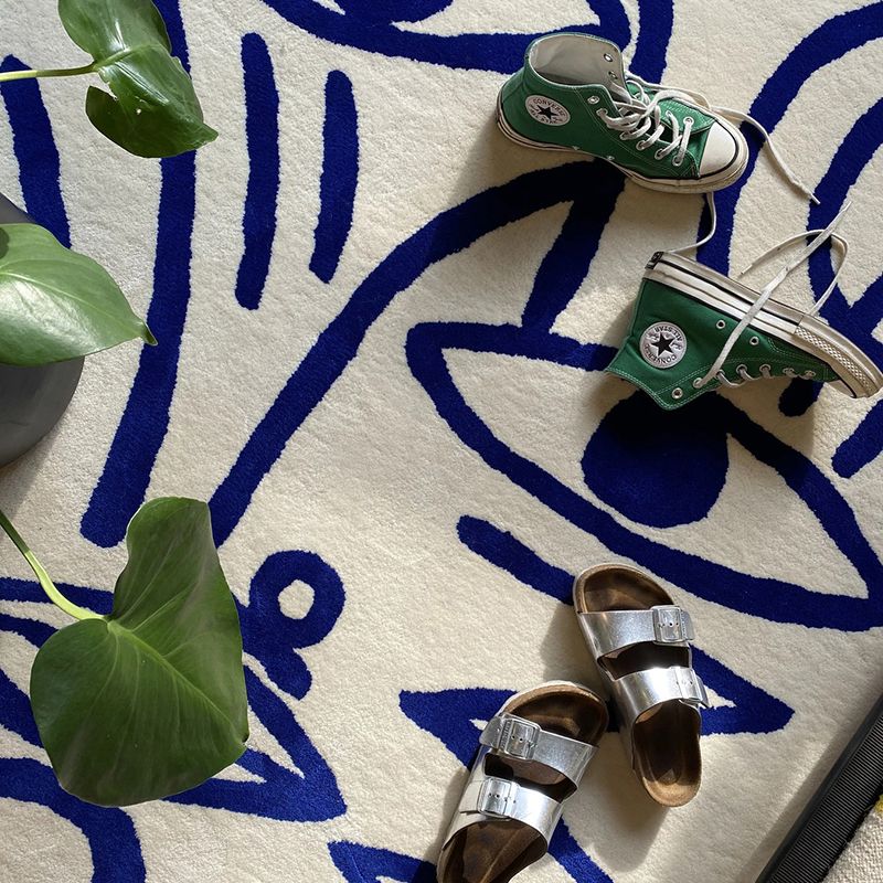 Black Abstract Pattern Rug Polyester Modern Rug Stain Resistant Rug for Living Room