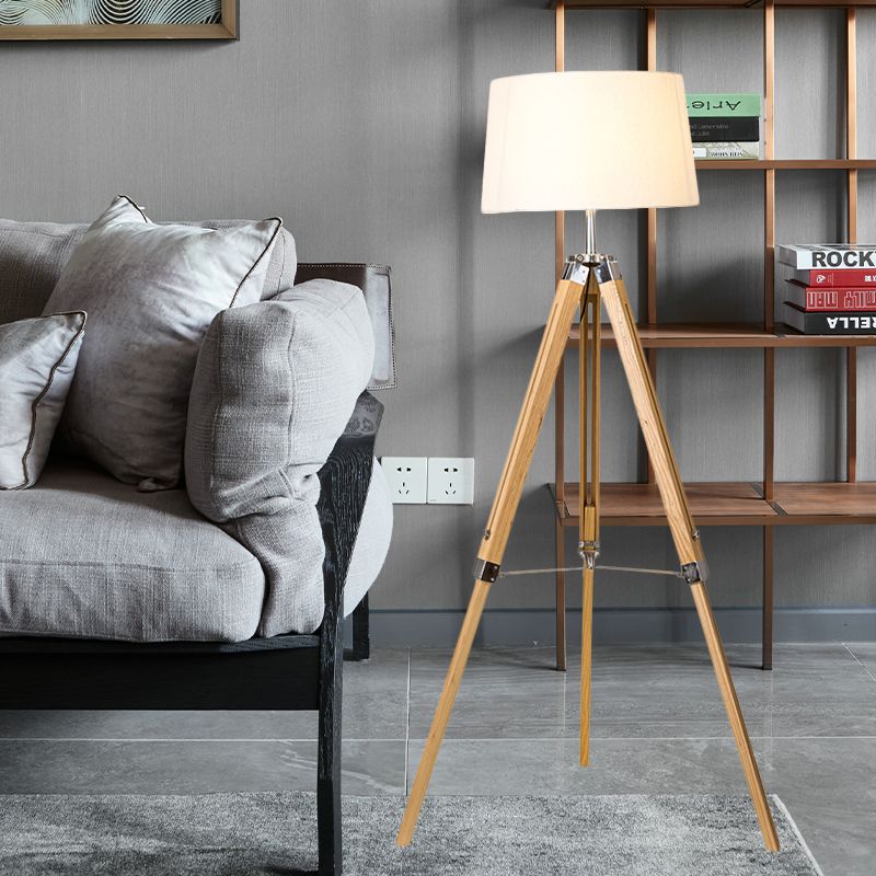 Lámpara de lectura de piso de barril de tela simplicidad de madera de una cabeza/madera angustiada tri-leg luz de pie