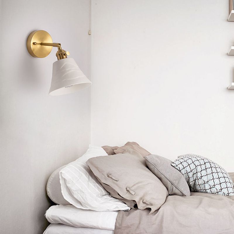 Application murale à tête simple contemporaine blanc cérame en céramique mural luminaire monté