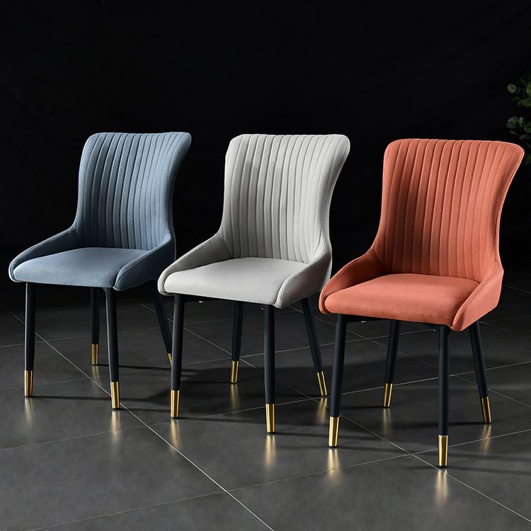 Eigentijdse metalen eetkamerstoelen gestoffeerde zijstoelen voor de taak voor thuisgebruik