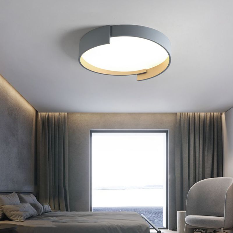Modern Simplicity LED Ceiling Fixture Iron Circular Flush Mount with Acrylic Shade