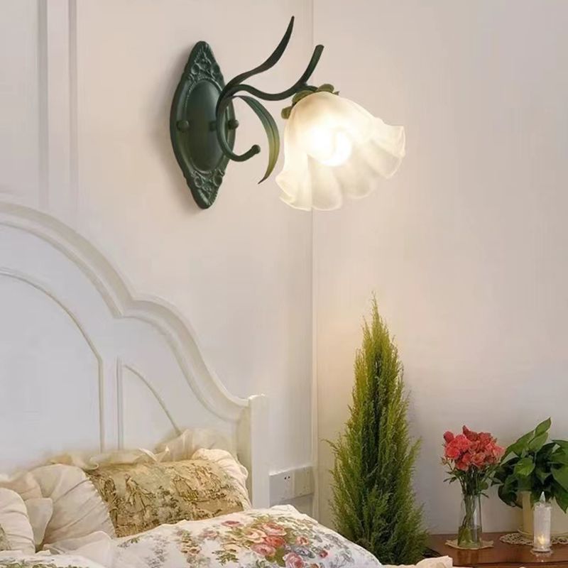 Flower Shape Glass Wall Lighting Modern Style 1 Light Wall Mounted Light in Green
