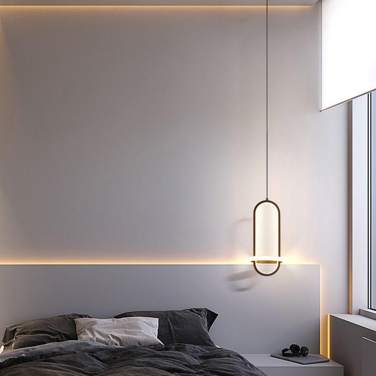 Aluminium LED Hanging Light dans un style concis moderne en fer forgé, une lumière suspendue géométrique avec une teinte en silicone
