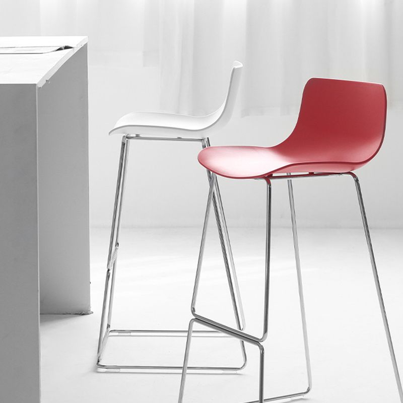 Modern Style Bar-stool Bucket Plastic Bar Stool with Metal Legs for Home