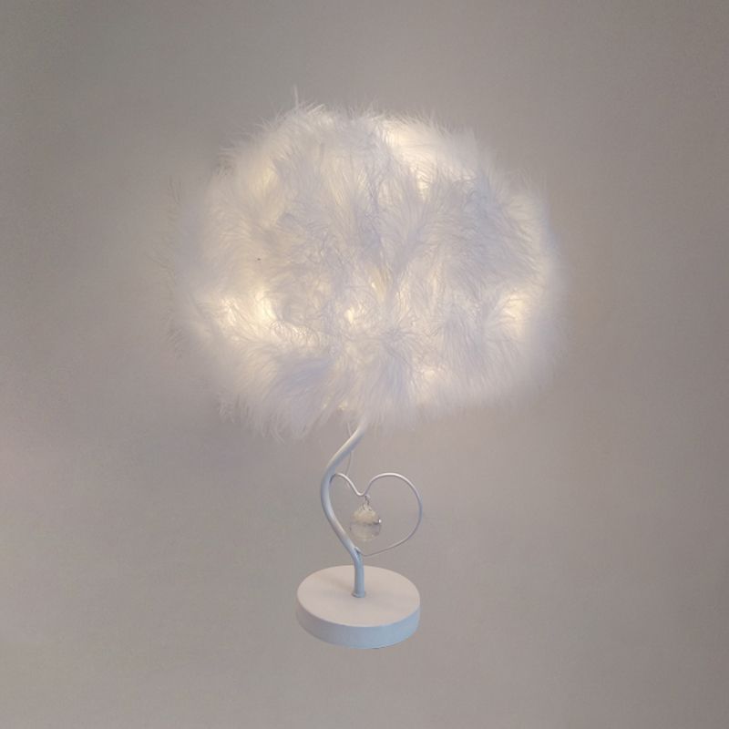 Lampada da tavolo da nuvola di piume Romantico Nordico 1 Bulbo Night Light With Crystal Accent