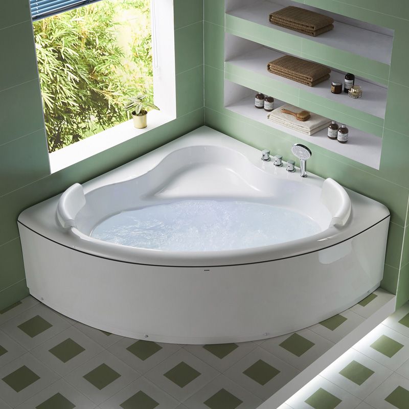 Modern Corner Bathtub Acrylic Soaking Back to Wall Center-Back Bath