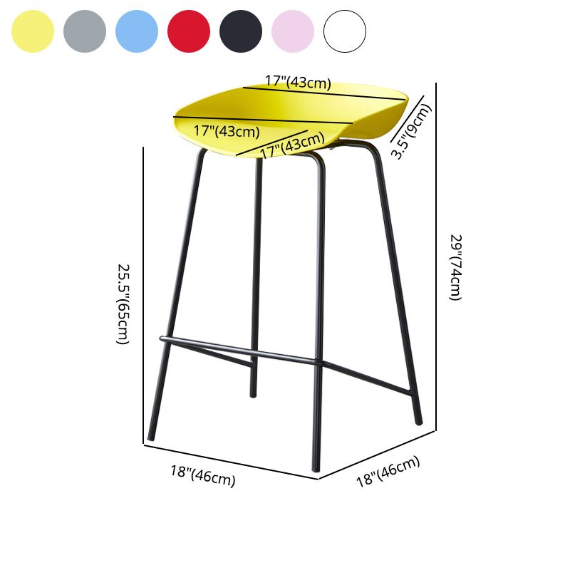 Taburete de bar moderno, taburete de bar interior de plástico sin brazos con base de acero con reposapiés