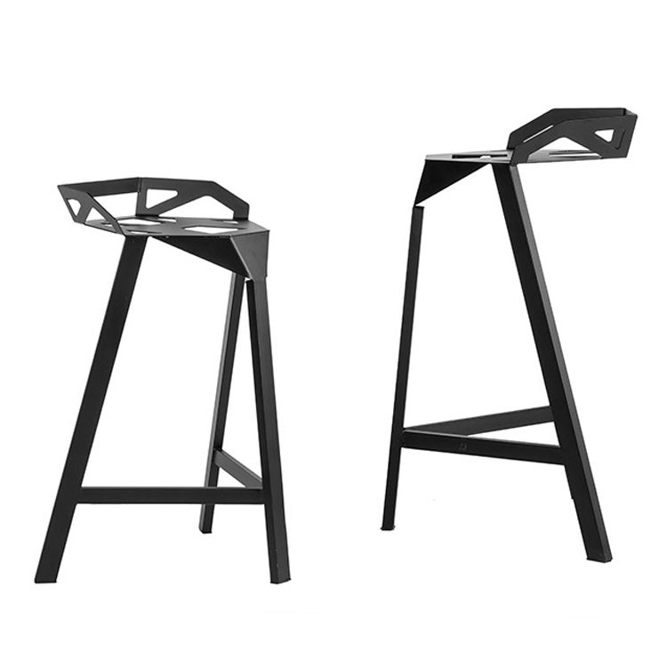 Industrial Low Back Bar Stool Metal Counter Height Stool in Black