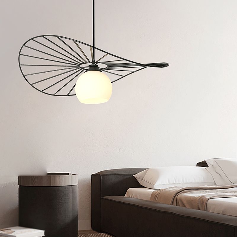 Pendentif en forme de chapeau en fil métallique minimaliste de 1 tête de tête de tête avec une teinte en verre pour le salon