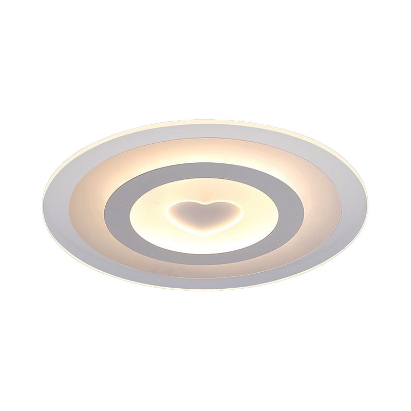 Moderne Ronde Acryl Flush Mount Light LED 8 "/16.5" /20.5 " Breed Spoelen Lamp met hart patroon in Warm/Wit Licht