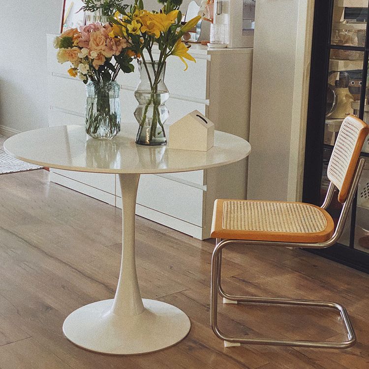 Simplicity Style Round Table Wood Dining Site Table with Tulip Base