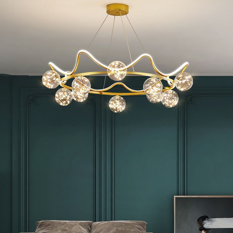 Éclairage de lustre simple en or