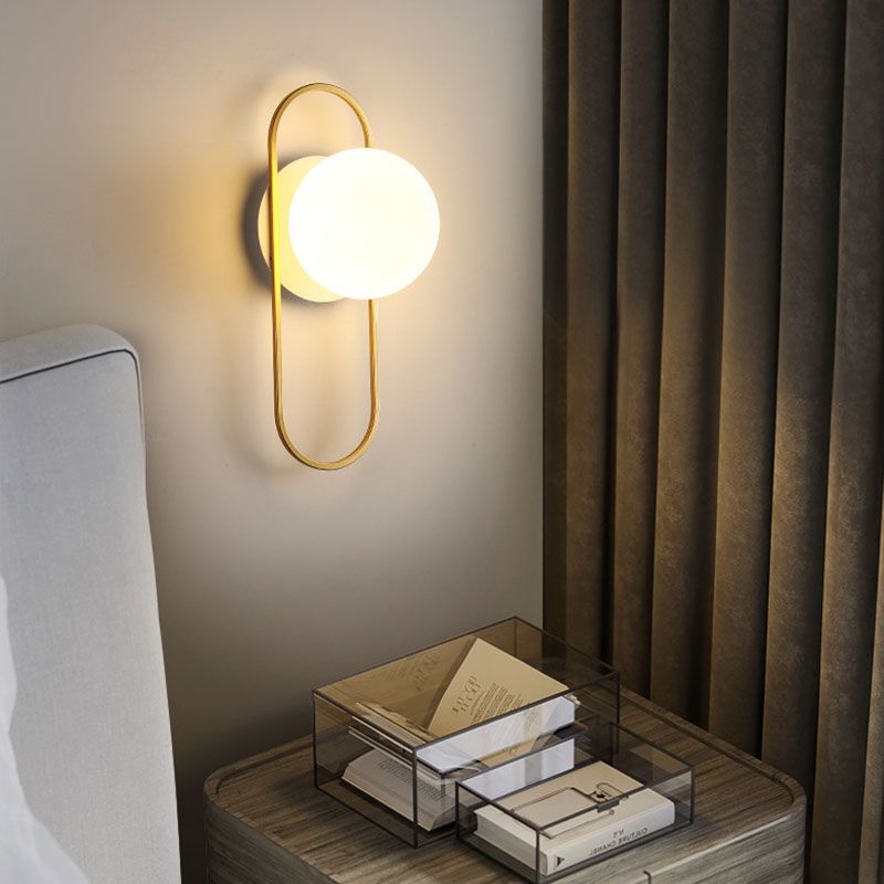 Globe Glass Wall Lamp in Modern Style Metal 1-Light Wall Light for Bedroom