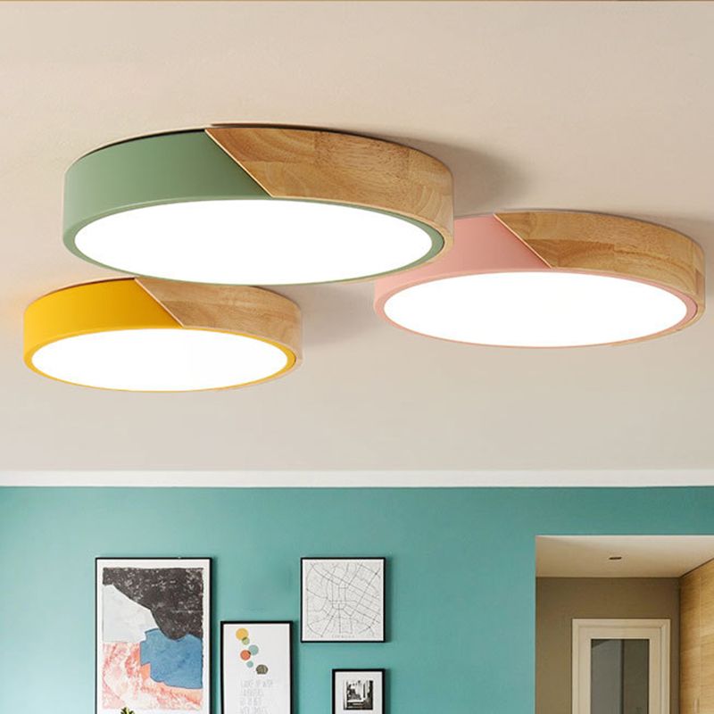 Plafonnier à 1 lumière en bois clair de forme ronde Macaron de style moderne pour le salon