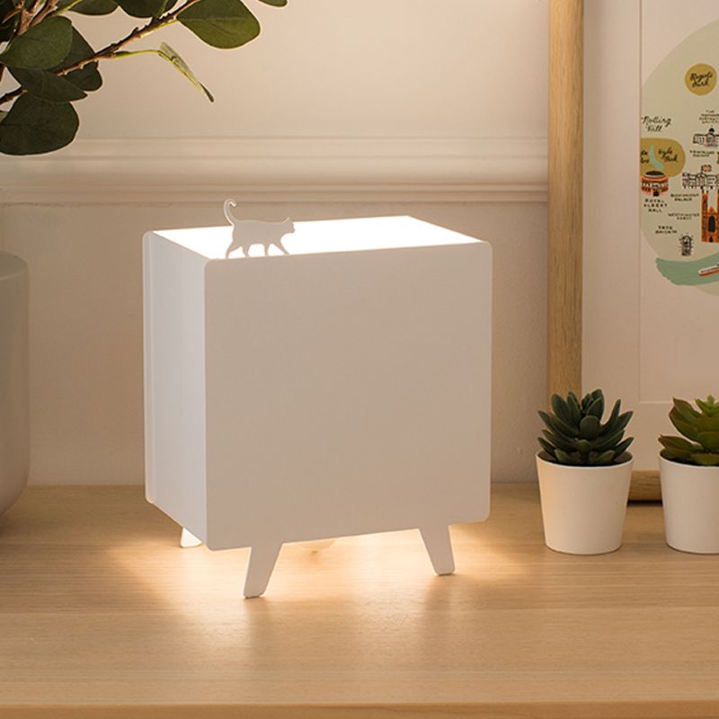 Luz de lectura metálica de lectura nórdica lámpara de mesa nocturna de 1 luces con talla de hierro