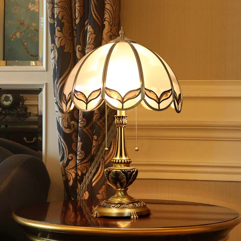 Gold 1-Bulb Nightstand Light Colonialist Beige Glass Scalloped Metal Table Lamp with Pull Chain