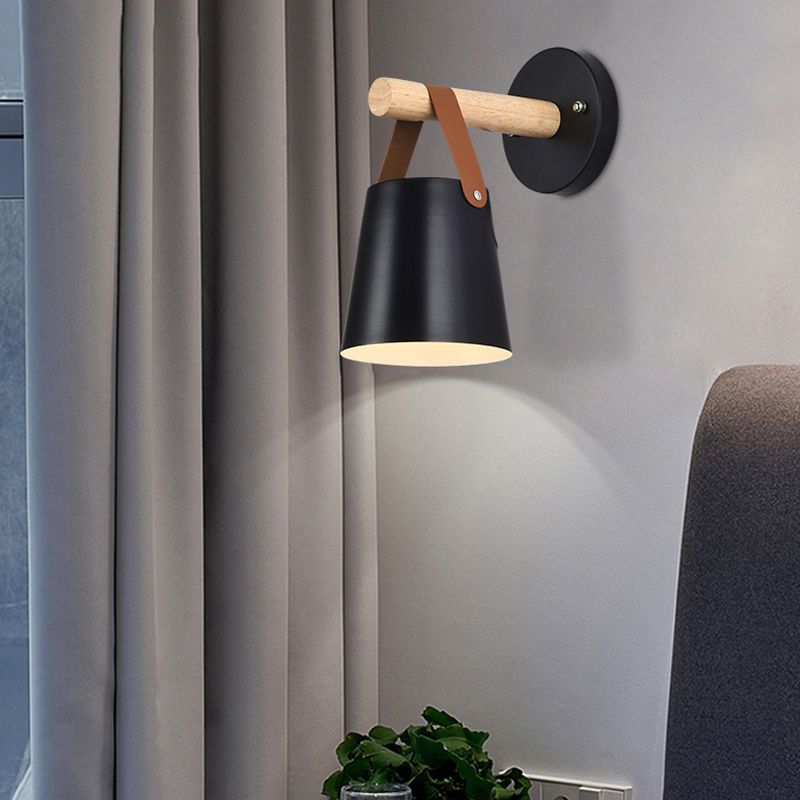 Modern Style Metallic Wall Light Minimalist Wall Light Sconce for Bedroom