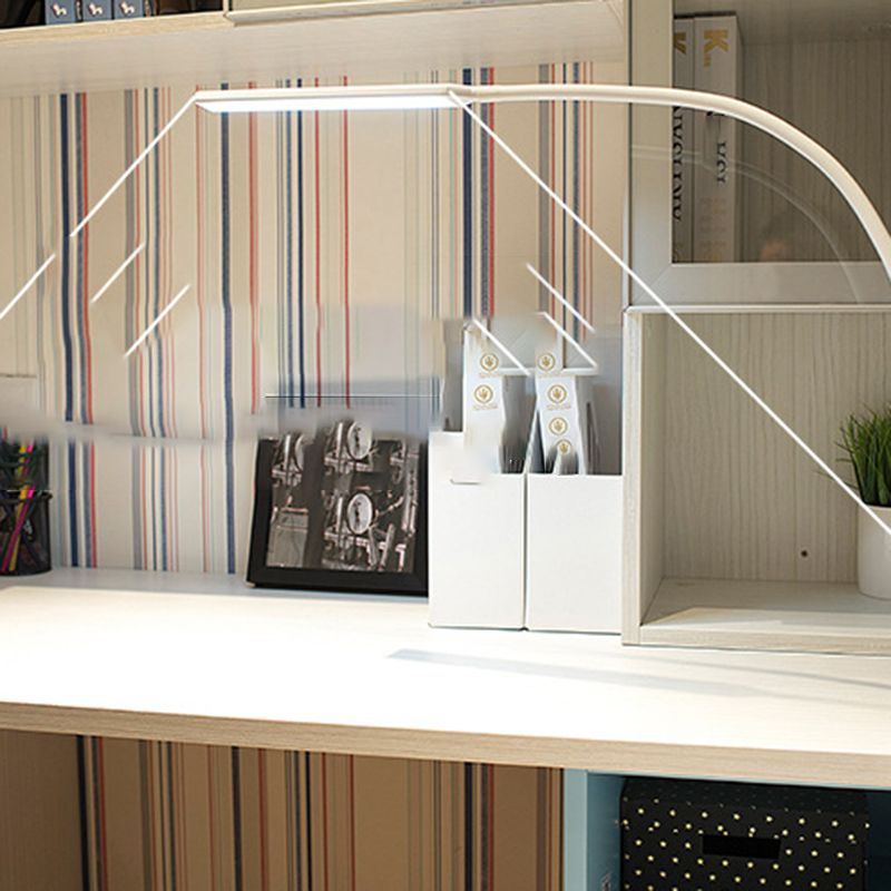 USB-Tischlampe mit Klemmen, Metall und Kunststofftischleuchte für Schlafzimmer