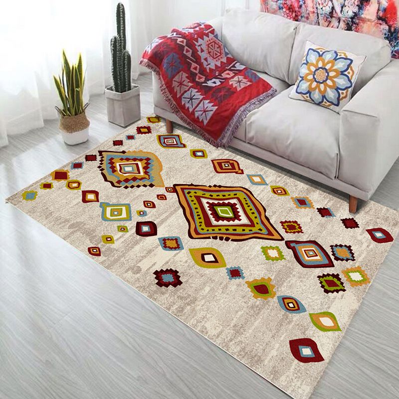 Tapis de géométrie audacieux Polypropylène Bohemia Carpet Pet Friendly Machine Washable Not Slip Rapier pour le salon