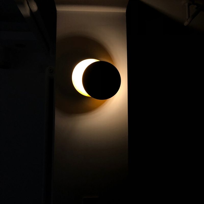 Rotatable LED Wall Sconce Post Modern Iron Round Wall Light in Gold