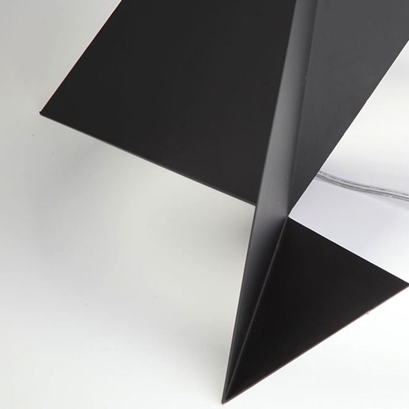 Arte Decor-Light Light Light Lightstand Light Storning Curved Light con tonalità metallica