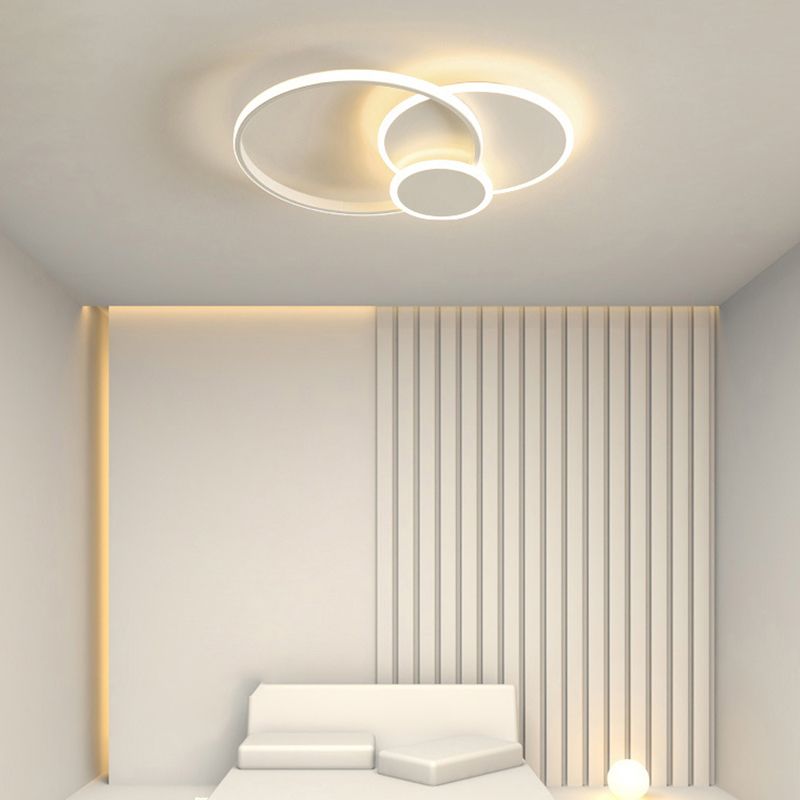 Contemporary 3 - Light Flush Mount Iron LED Circle Ceiling Flush in White