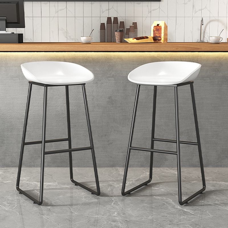 Modern Style Plastic Backless Counter High Stool with Metal Base