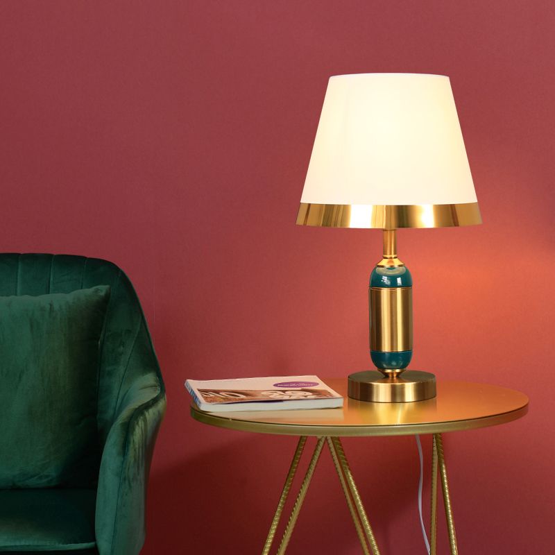 Modern Metal Table Light 1-Light Bedroom Nightstand Lamp with Bucket Fabric Shade