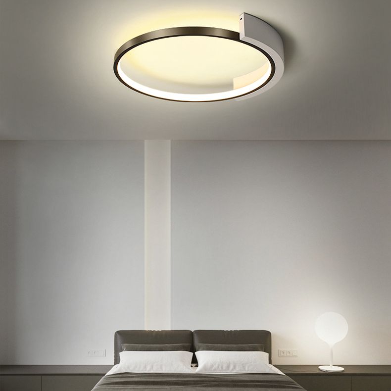 Circle Ceiling Light Fixture Modern Style LED Metal Ceiling Mounted Light