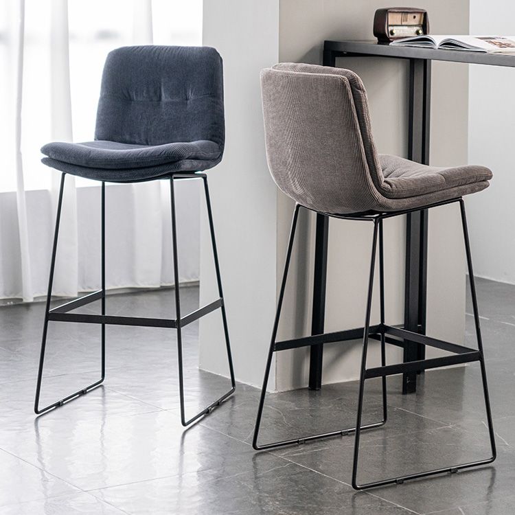 Scandinavian Armless Beauty Salon Stool Matte Finish Upholstered Bar Stools